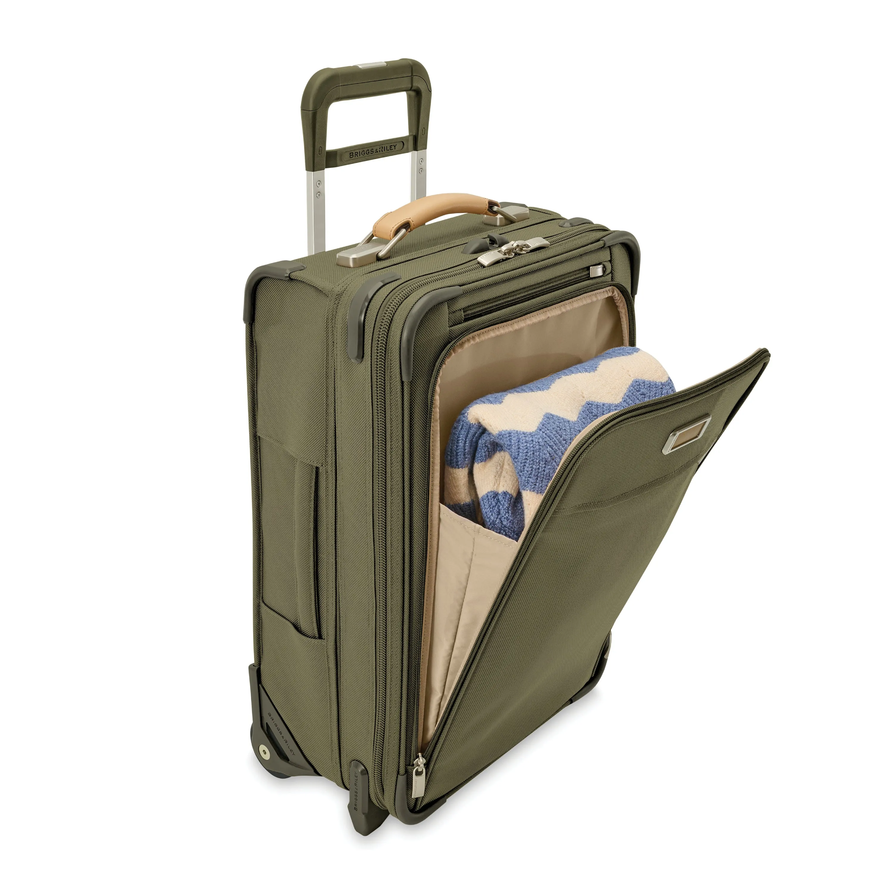 Baseline Essential 2-Wheel Expandable Carry-On