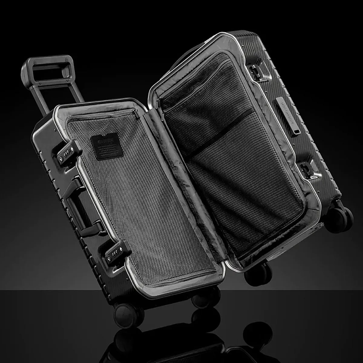 MON CARBONE BLACKDIAMOND Carbon Fiber Zippered Closure Carry On Glossy Black